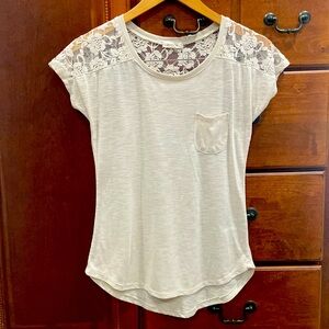 🎄JUST REDUCED🎄 Paper + Tee Ladies Lace Shoulder One Pocket Shirt